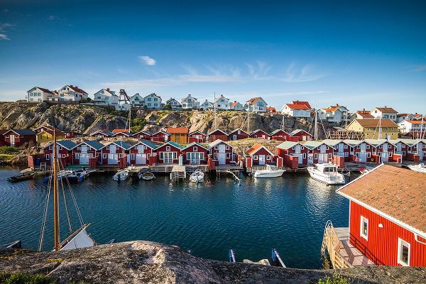 Bibikow, Walter 아티스트의 Sweden-Bohuslan-Smogen-Smogenbryggan-antique boat houses and fishing shacks작품입니다.